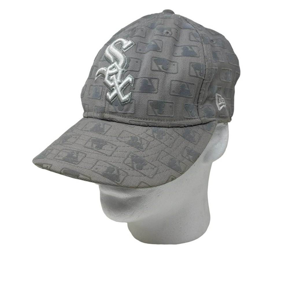 Ltd Edition Chicago White Sox 59FIFTY Embossed Velvet MLB Theme‎ Fitted Hat